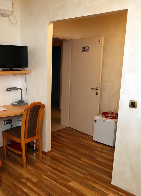 Apartmani Amaro Novi Sad Phòng bức ảnh